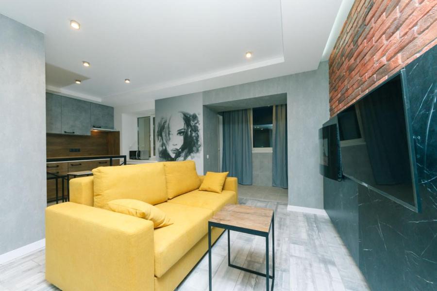 Hotrent City Deluxe Kiev Exteriör bild